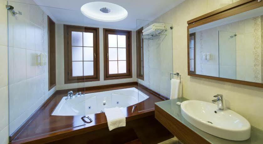 Cesmeli Konak Hotel סיליברי מראה חיצוני תמונה